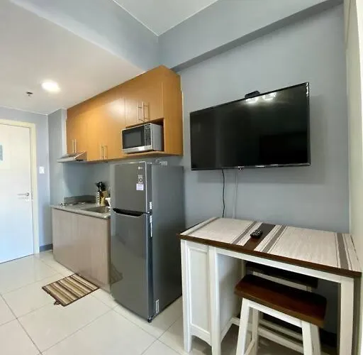 A Cozy 1 Bedroom Unit With A Parking At South Residences Sm Southmall *